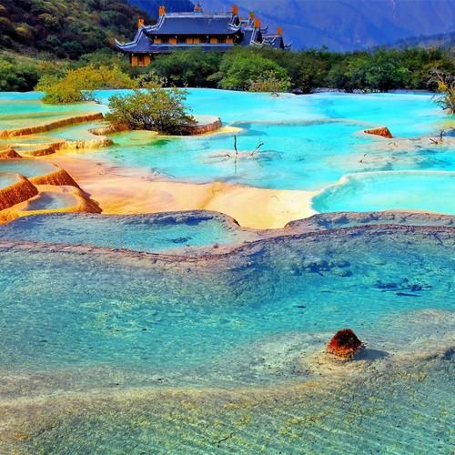 Huanglong travertine terraces