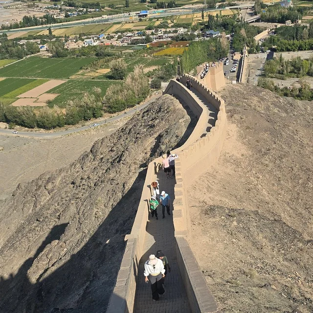 The Overhanging Great Wall on the ridge